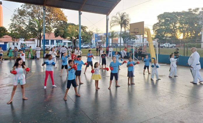 Edicao-2024-do-programa-Escolinhas-de-Esportes-supera-marca-de-6-mil-alunos-em-apenas-dois-meses-Foto-Divulgacao-2-696x422